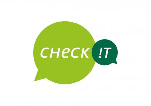 Zwei sich überschneidende Sprechblasen; eine große, grüne mit dem Wort Check in weißen Kleinbuchstaben und eine kleinere, dunkelgrüne Sprechblase mit !T in weißen Großbuchstaben auf weißem Hintergrund.