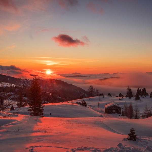 Landschaftsfotografie eines verschneiten Dorfes